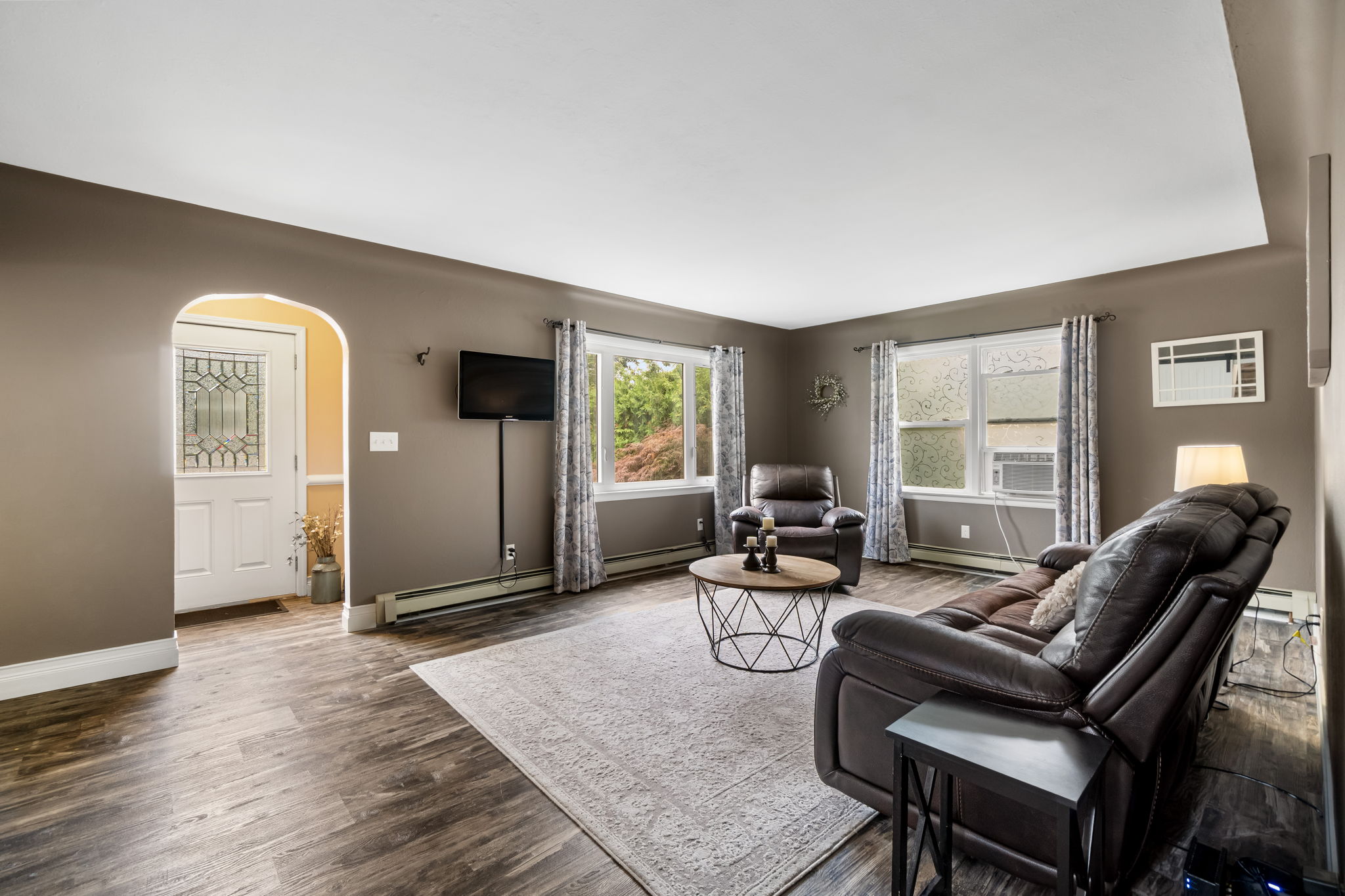 Furnished living Room